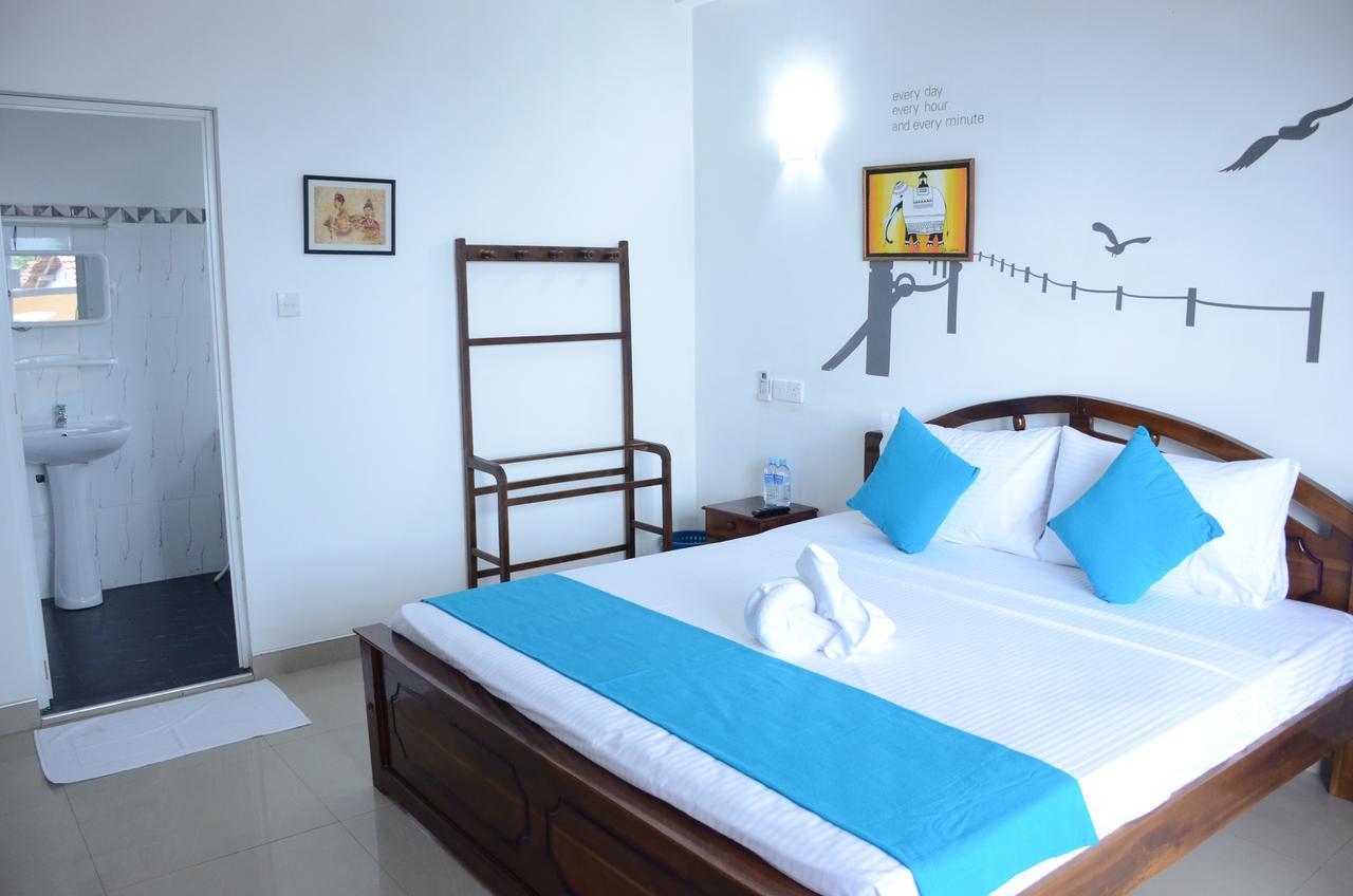 Yoho Beach Glory Hotel ネゴンボ エクステリア 写真